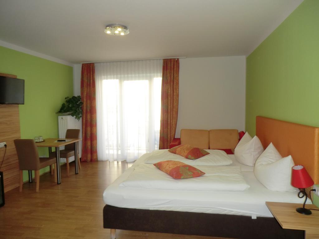 Haydn Guest house 2*